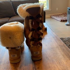 Women’s tall bow Ugg’s